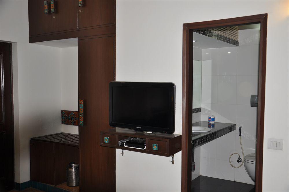 Home@F37 Kailash Colony Metro Ню Делхи Екстериор снимка