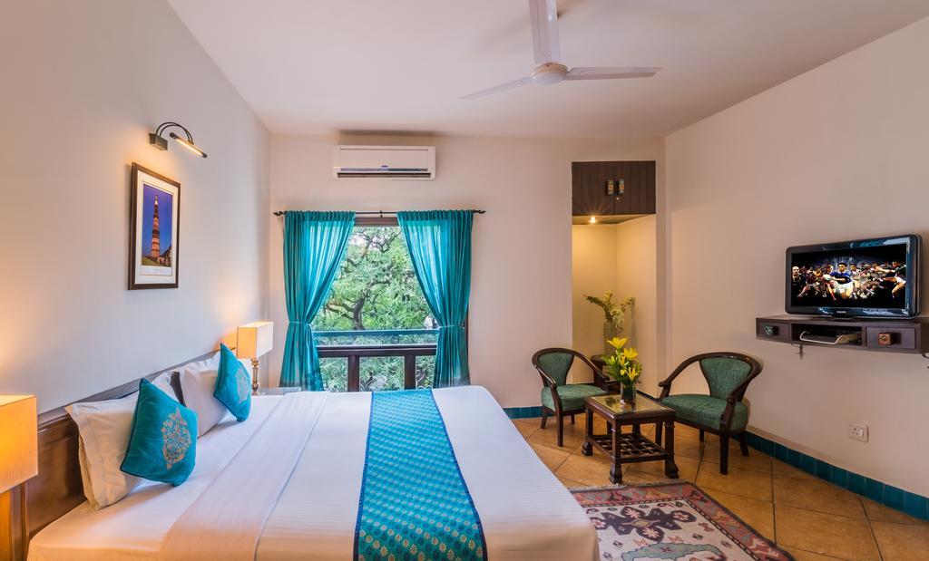 Home@F37 Kailash Colony Metro Ню Делхи Екстериор снимка