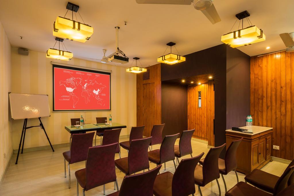 Home@F37 Kailash Colony Metro Ню Делхи Екстериор снимка