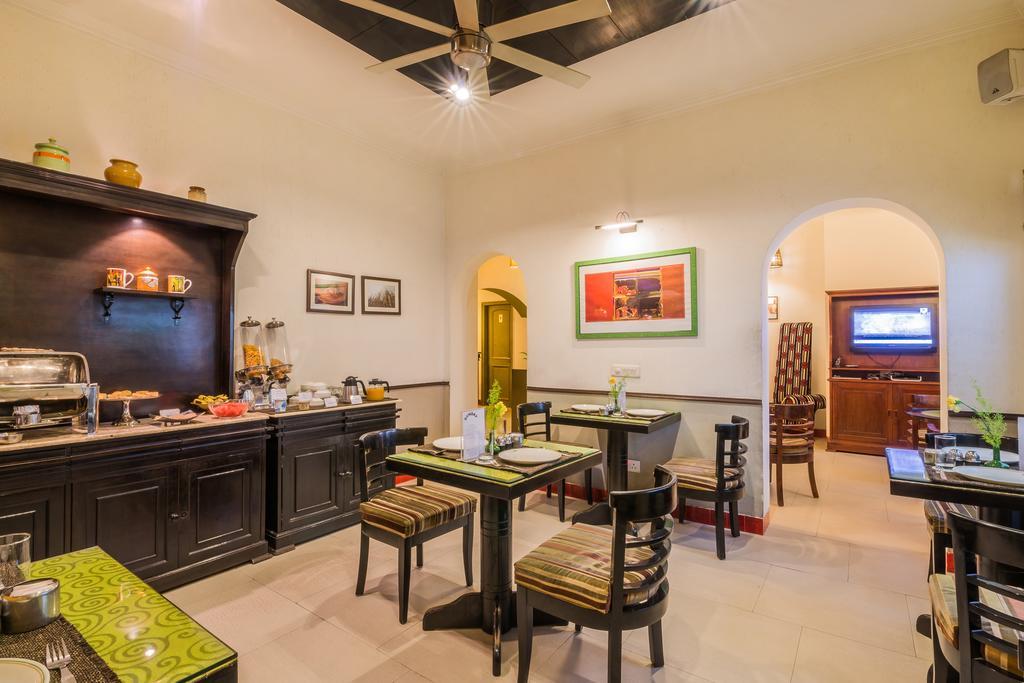 Home@F37 Kailash Colony Metro Ню Делхи Екстериор снимка