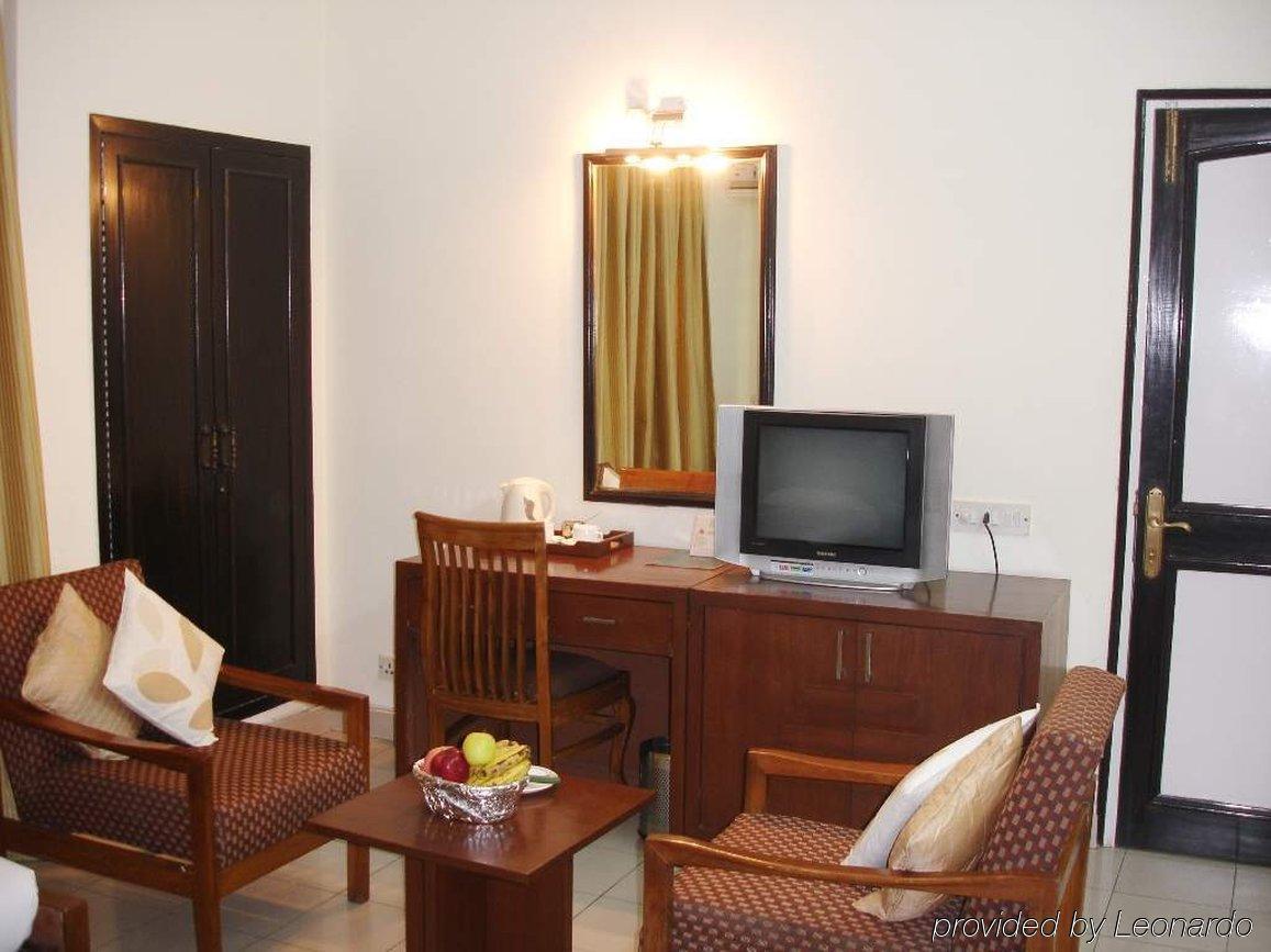 Home@F37 Kailash Colony Metro Ню Делхи Екстериор снимка