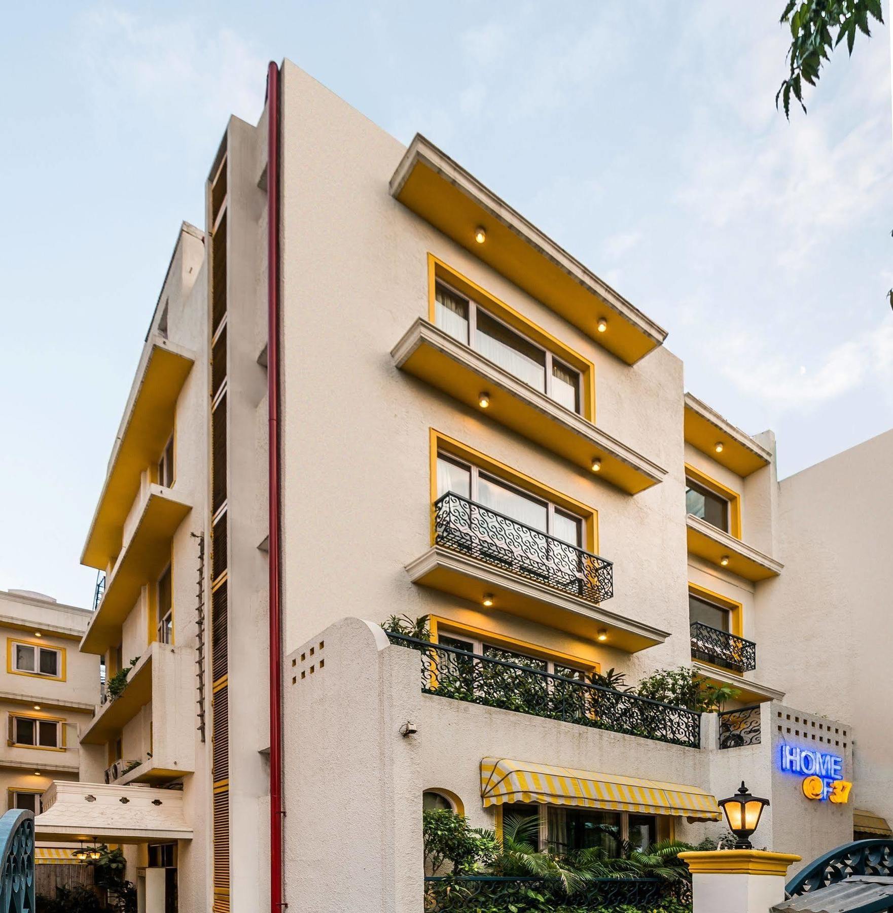 Home@F37 Kailash Colony Metro Ню Делхи Екстериор снимка