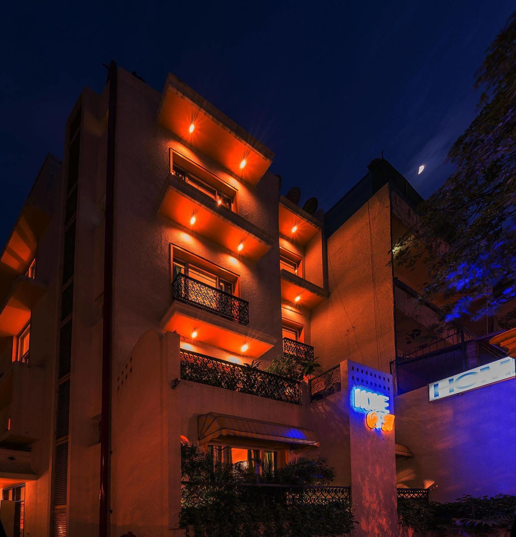 Home@F37 Kailash Colony Metro Ню Делхи Екстериор снимка