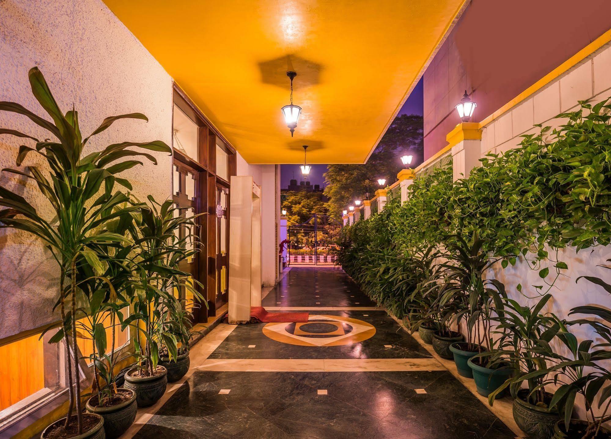 Home@F37 Kailash Colony Metro Ню Делхи Екстериор снимка